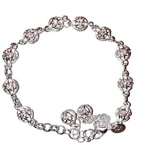 Delicate bracelet in sterling silver!